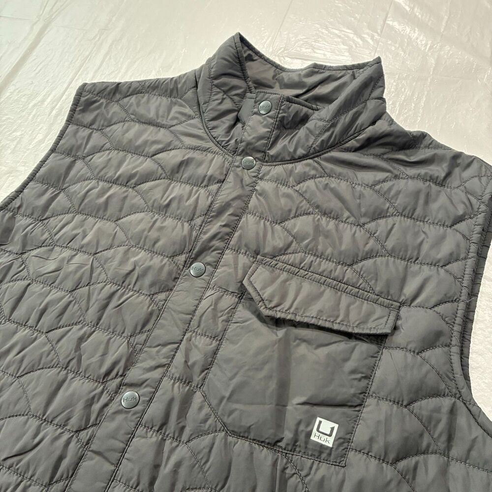 Huk Fishing Vest Men's Large Black Gray Insulated Quilted Puffer Button Outdoors